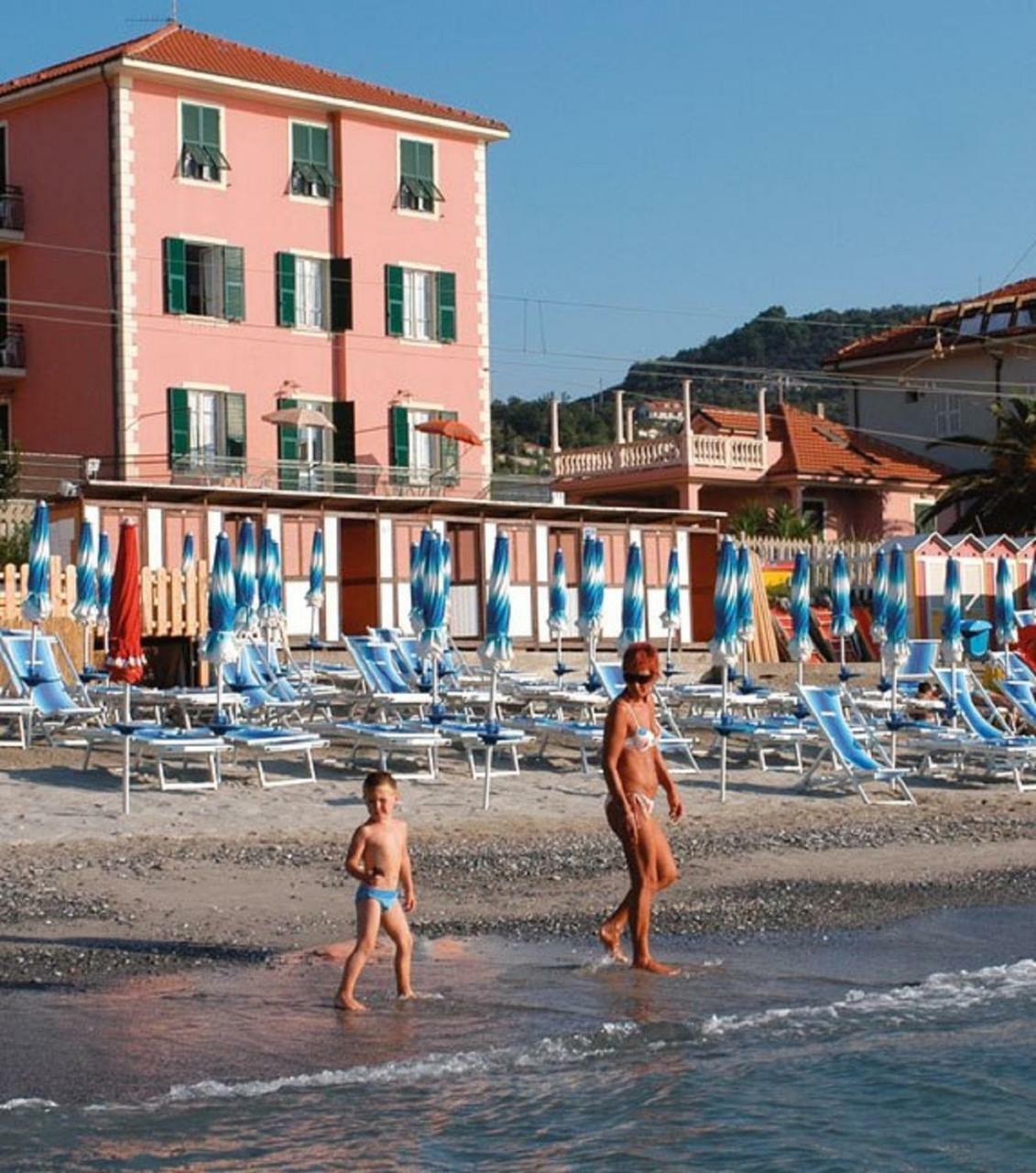 Hotel La Milanese Pietra Ligure Luaran gambar
