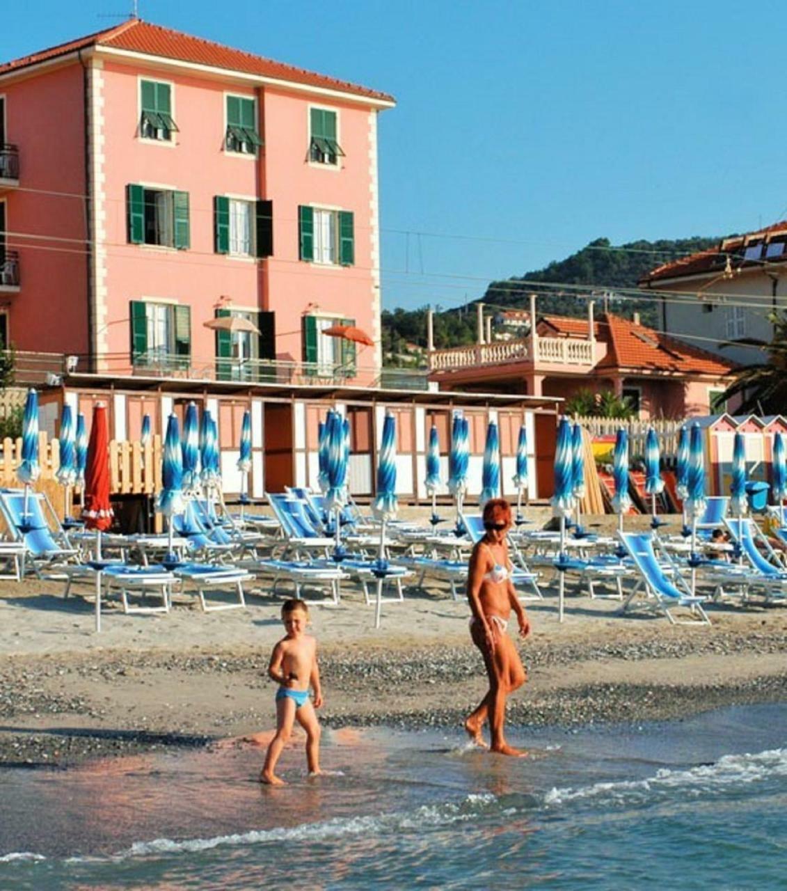 Hotel La Milanese Pietra Ligure Luaran gambar