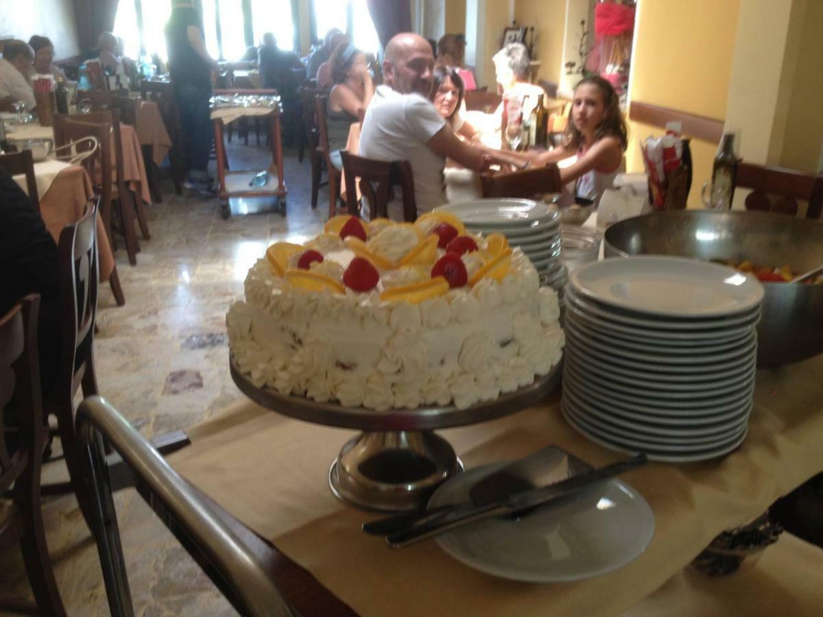 Hotel La Milanese Pietra Ligure Luaran gambar